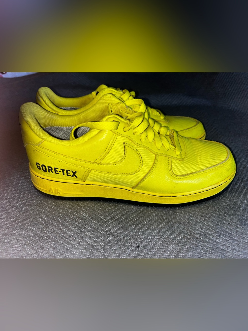 EUC men’s Nike Air Force 1 Low GORE-TEX 'Dynamic Yellow. Size 10. CK2630-701